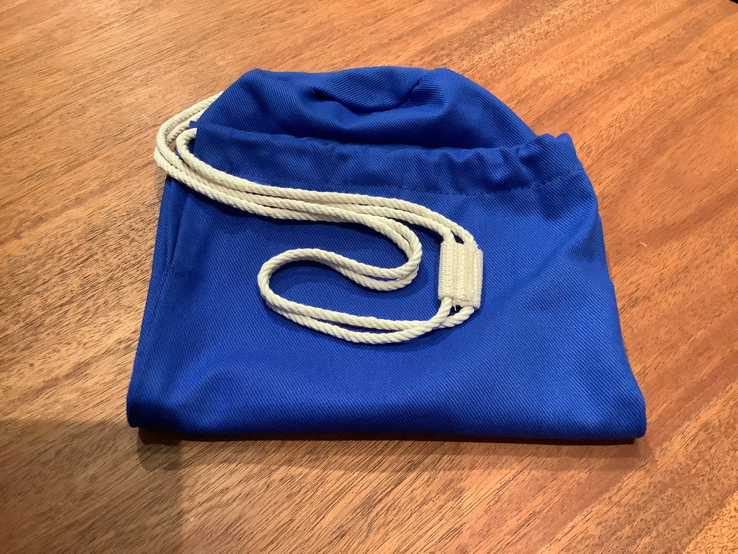Blue with white string bag taske